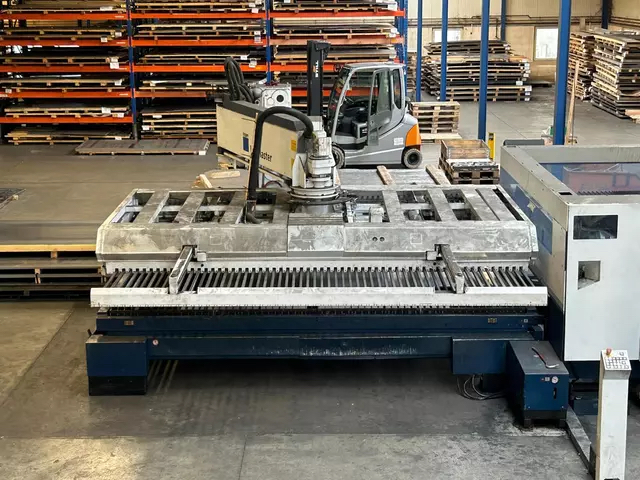 TRUMPF TruLaser 3040 mit LiftMaster Laserschneidanlagen